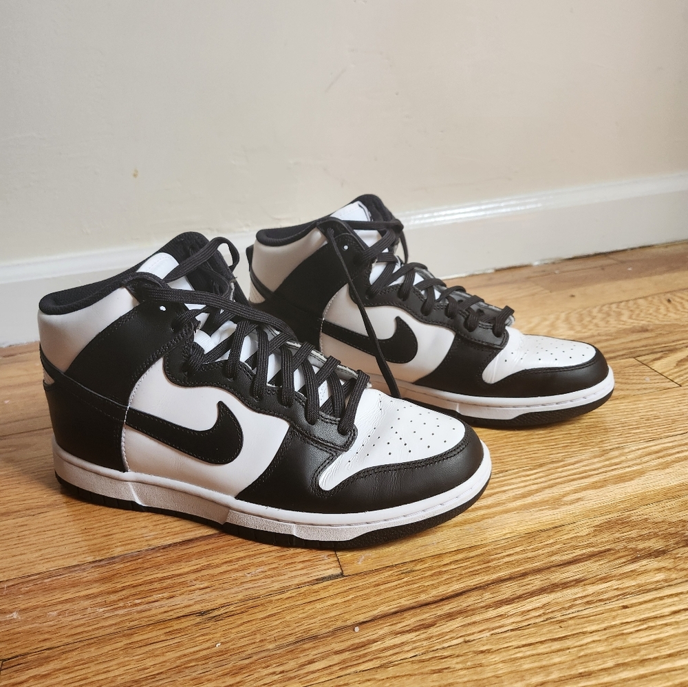 Men's Nike panda dunks size 9